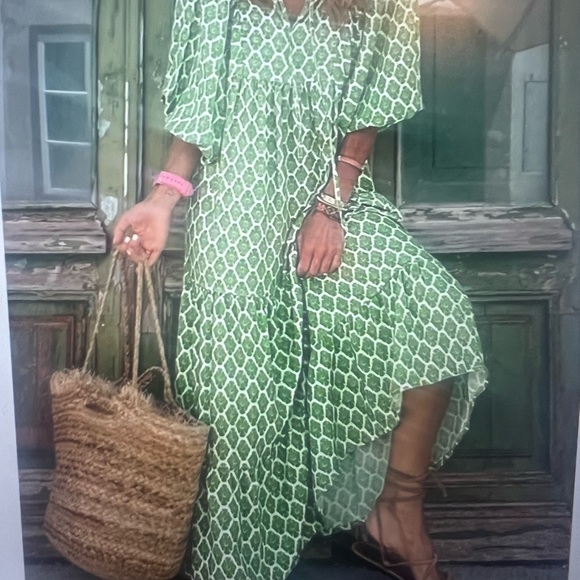Green Patterned Tiered Maxi Dress. New! Size 14 - Picture 1 of 4